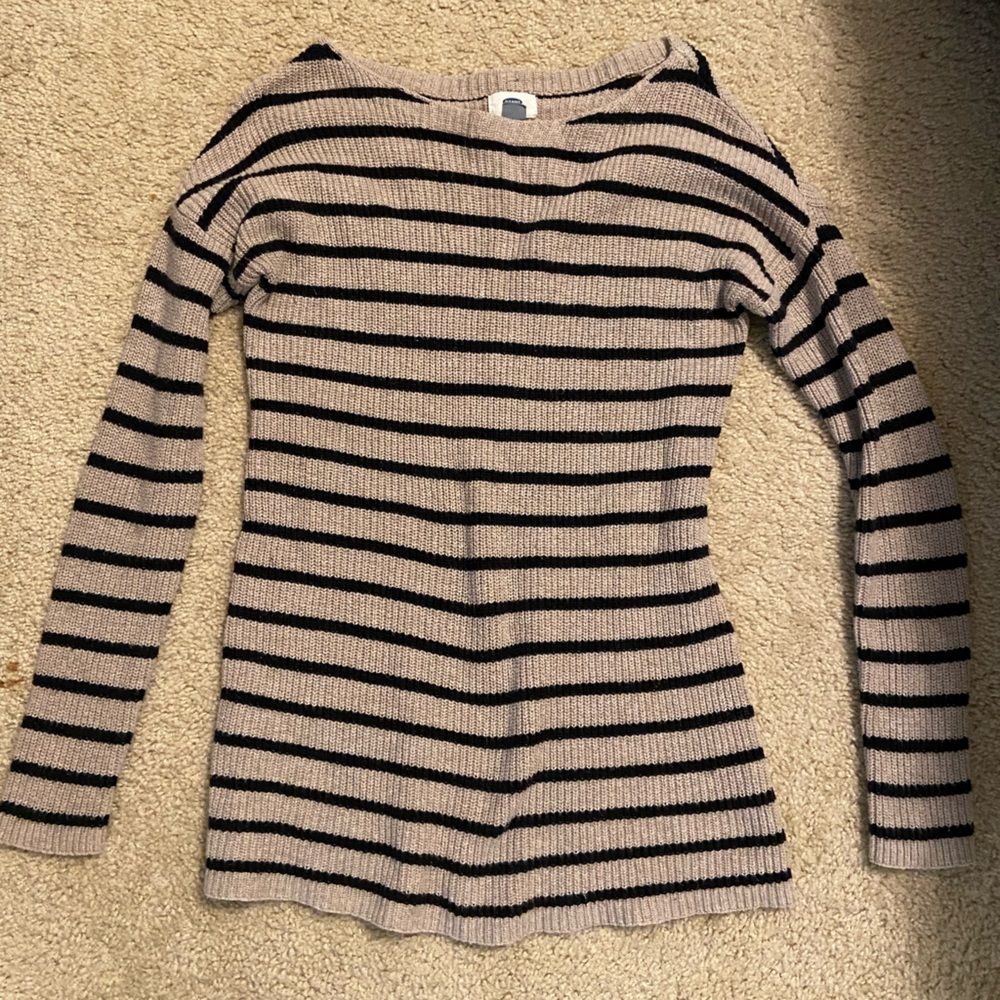 Old navy sweater